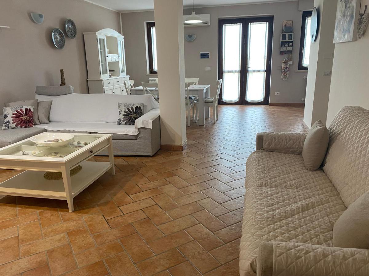 Agriturismo Colle D' Oro Pescia Romana Buitenkant foto