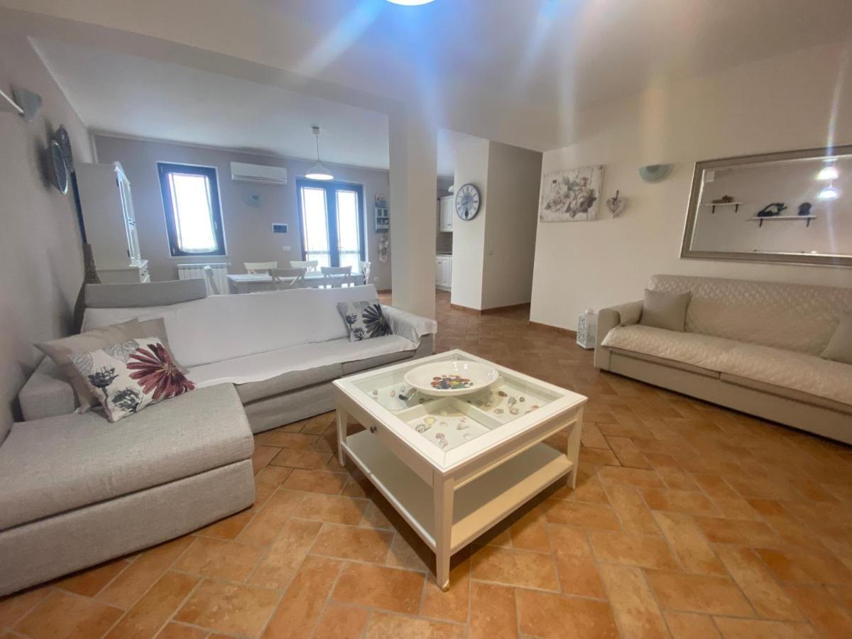 Agriturismo Colle D' Oro Pescia Romana Buitenkant foto