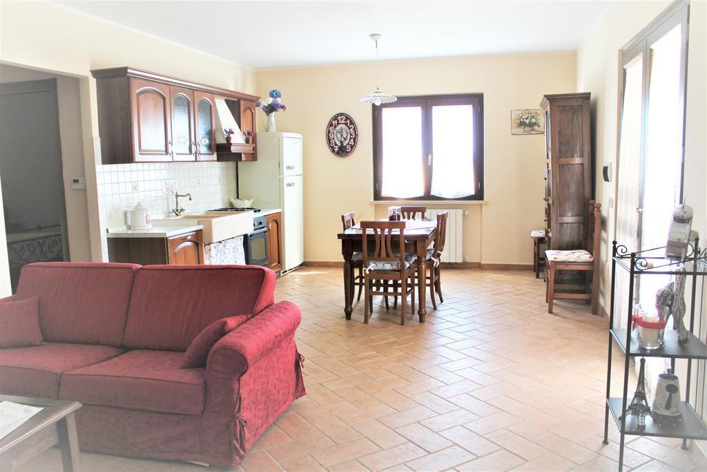 Agriturismo Colle D' Oro Pescia Romana Buitenkant foto