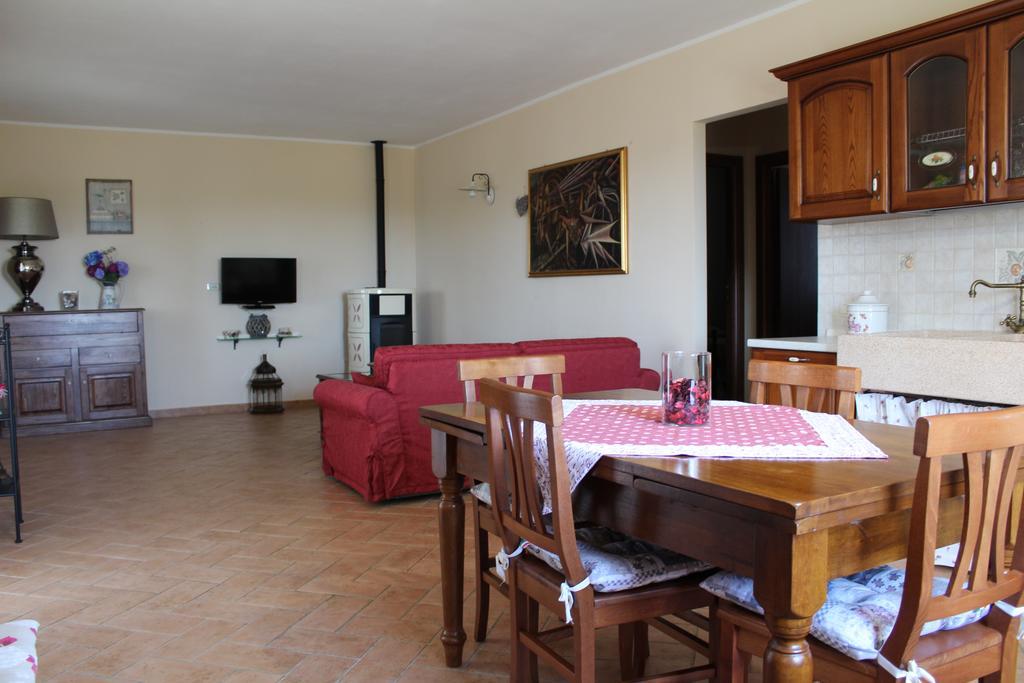 Agriturismo Colle D' Oro Pescia Romana Buitenkant foto