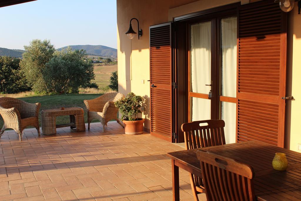 Agriturismo Colle D' Oro Pescia Romana Buitenkant foto